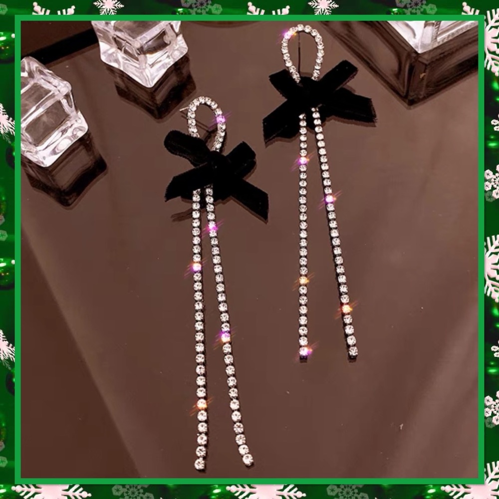 Black velvet bow crystals earrings